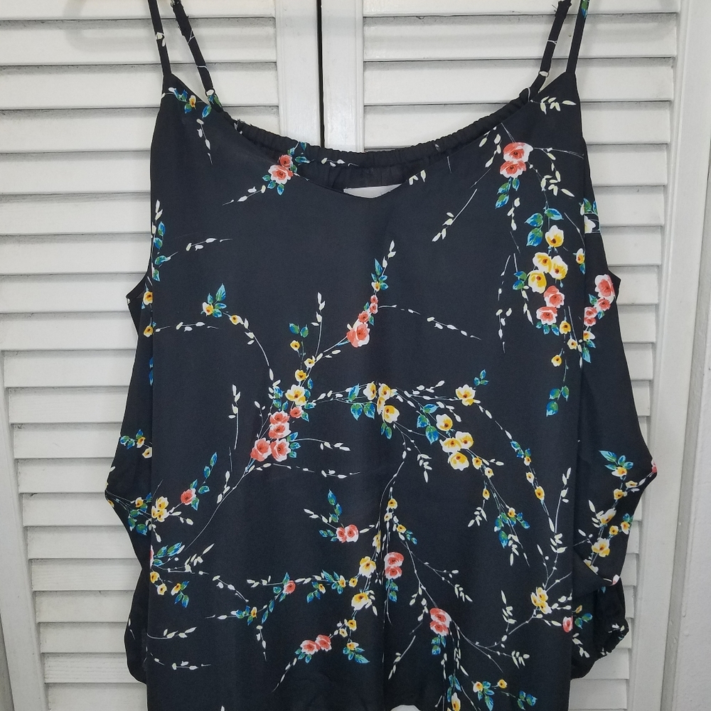 Large  black  cold shoulder  top - Picture 5 of 6